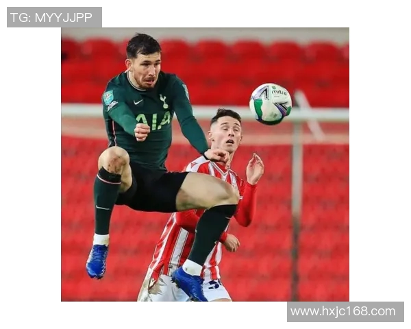 泽尼特与阿尔巴激战正酣赛场上演精彩对决引发球迷热议