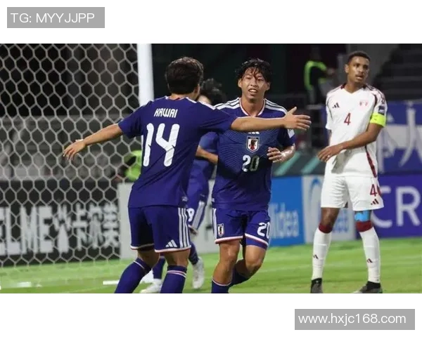 日本队大胜智利队六球零封展现强大实力与团队配合